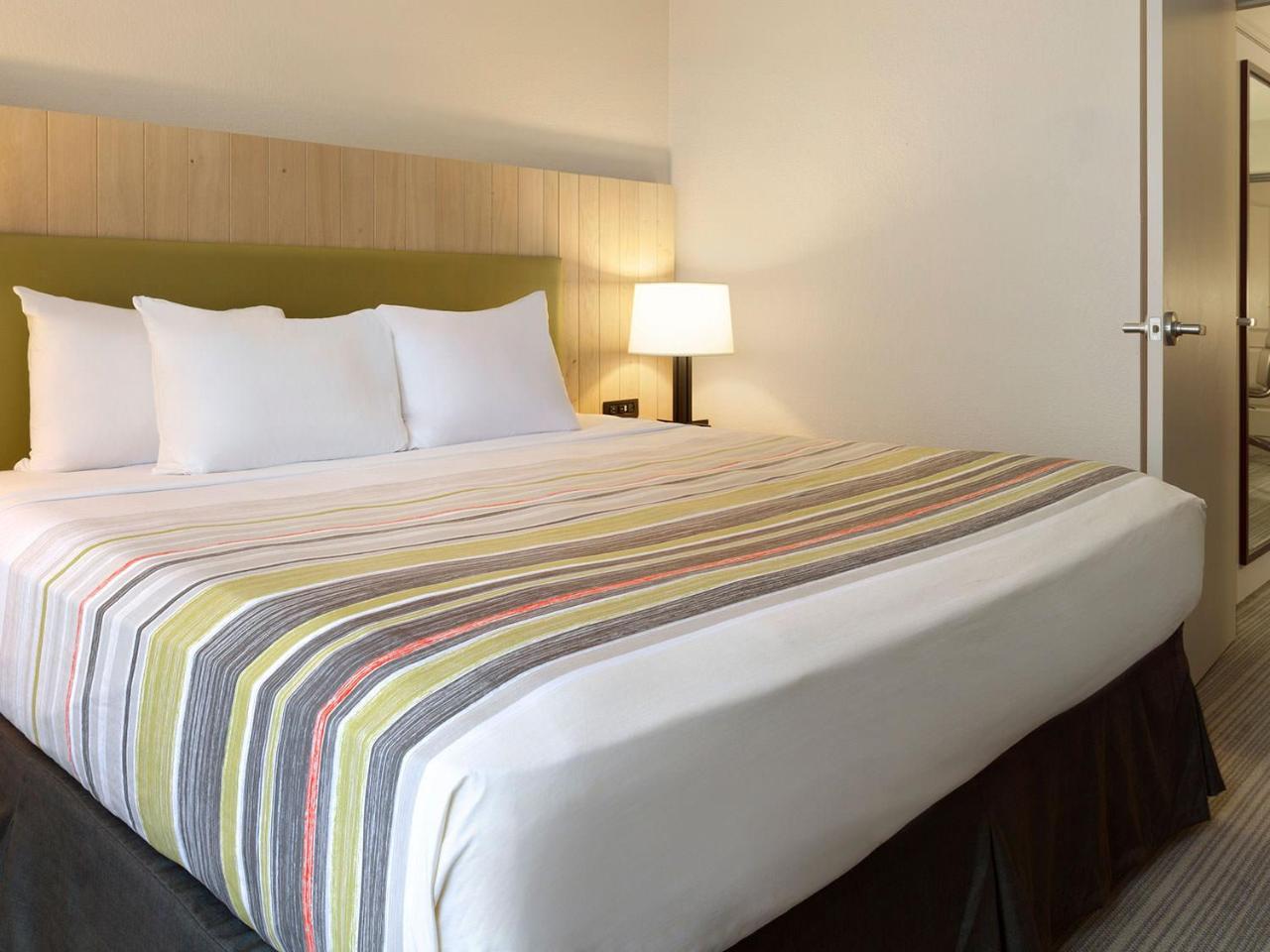 Country Inn & Suites By Radisson, Belleville, On Exteriör bild